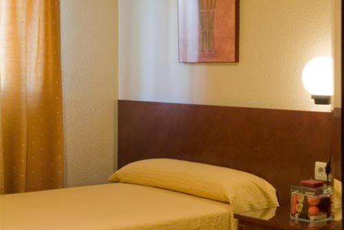 Hotel Avenida Рекена Екстериор снимка