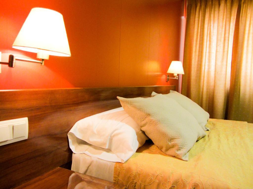 Hotel Avenida Рекена Стая снимка