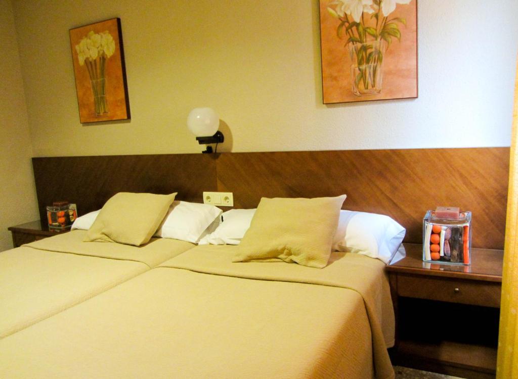 Hotel Avenida Рекена Стая снимка