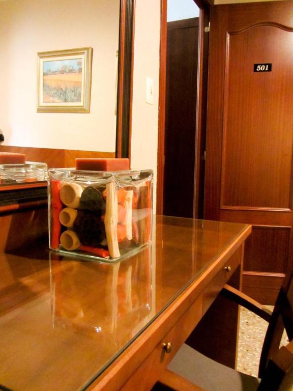 Hotel Avenida Рекена Стая снимка