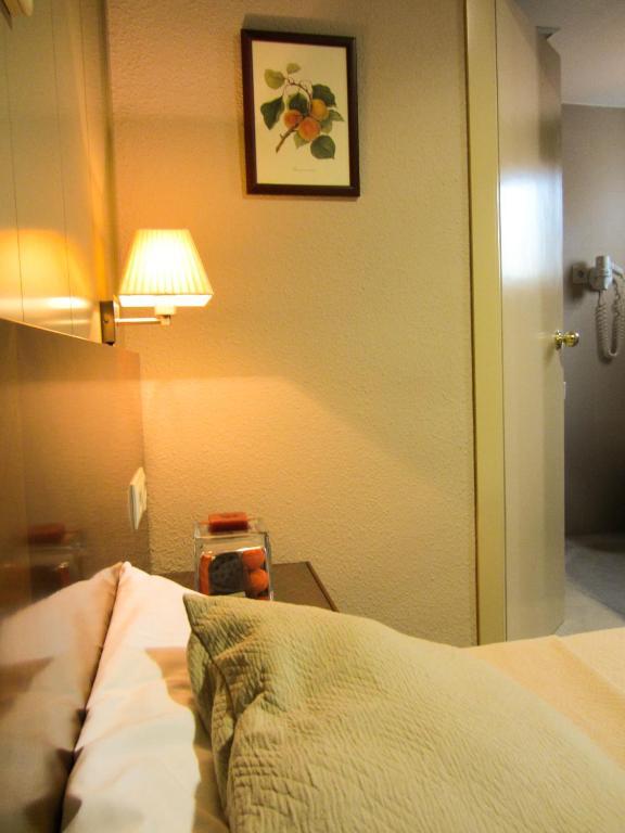 Hotel Avenida Рекена Стая снимка