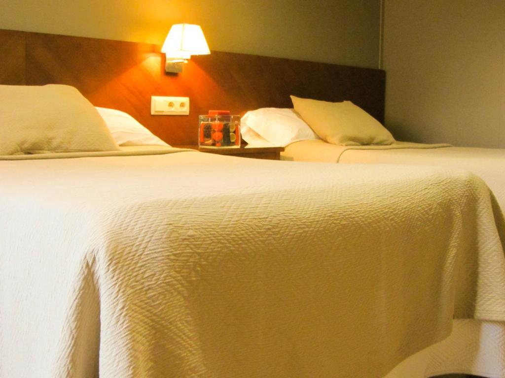 Hotel Avenida Рекена Стая снимка