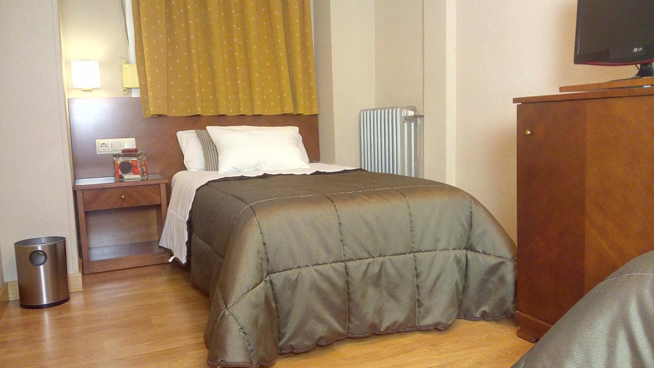 Hotel Avenida Рекена Екстериор снимка